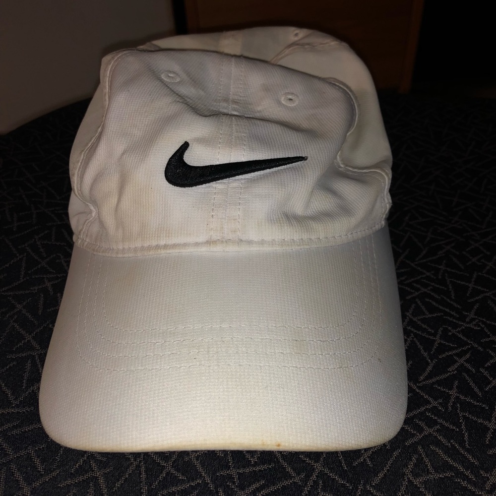 NIKE GOLF HAT